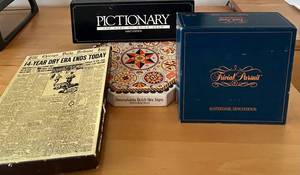 ULB - Pictionary First Edition & Trivial Pursuit Master Game Genus Edition & Pennsylvania Dutch Hex Signs Puzzle