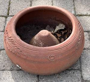 G - Terracotta Garden Hose Holder