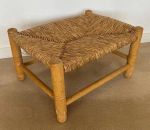 UB1 - Vintage Wicker Ottoman