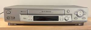 LL - Sony VCR - Model SLV-N81