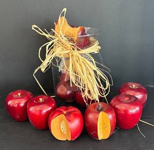 LR - Wooden Apples in Glass Jar with Raffia