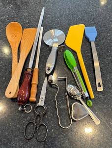 K - Assorted Kitchen Utensils