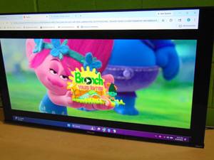 Hisense Roku 40 Select Series 1080p Full HD Smart Roku TV with Roku TV Remote Streaming, Apple Airplay, 3 HDMI Ports