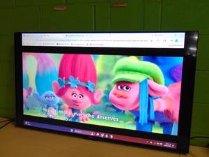 Roku 55 Select Series 4K HDR Smart Roku TV with Roku TV Remote