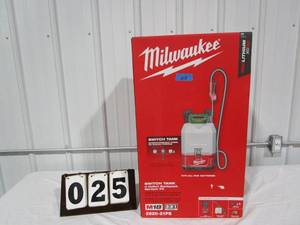 Milwaukee Switch Tank 4 Gallon Backpack Sprayer Kit