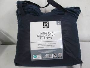 2 Pack of new faux fur decorative p...