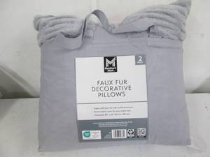 2 Pack of new faux fur decorative p...