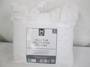 2 Pack of new faux fur decorative p...