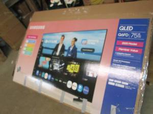 CRACKED Screen Samsung QLED 75 TV...