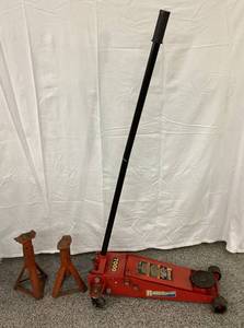 3 12 Ton Torin Heavy Duty Service Jack- Rapid Lift with 2 Auto Products Jack Stands