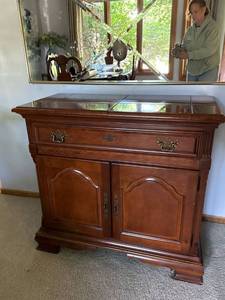American Heritage Collection Flip Top Server Cabinet 37x19x34 Very Good