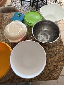 Tupperware Kitchen Bowl Lot w Colander Mixing Serving Storage Set