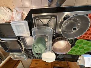 Assorted Bakeware Lot Metal Glass Silicone Pans Dishes Kitchen Set