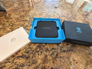 Netgear Nighthawk M6 Pro MR6500 AT&T Mobile Hotspot w Box