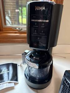 Ninja CREAMi Ice Cream Maker NC300 Series w Manual New in Box Clean