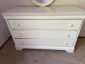 White 3 Drawer Dresser Chest 44x18x30 Project Piece Needs Drawer Rails