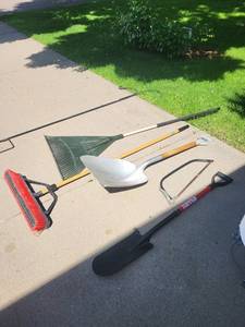 Garden Tool Assortment (Lot of 5)