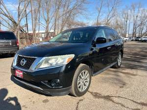 2013 NISSAN PATHFINDER SV 137k Miles  No Accidents Reported  2 Owner