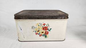 Decorware USA Vintage Metal Tin