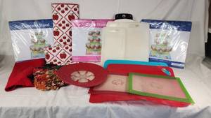 Kitchen and Baking Accessories Lot including Cupcake Stands, Cutting Boards, and Apple-Themed Towels