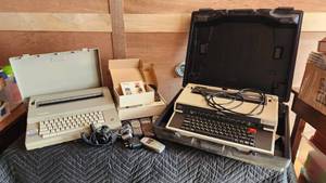 Smith Corona SR 1000 Series and Royal Satellite II Typewriters with Nokia Mobile Phones