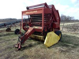 851 New Holland Round Baler