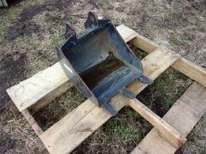 Mini Excavator 12 Bucket (UNUSED)