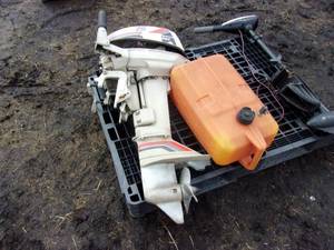 Chrysler 7.5HP OutBoard Motor (Unknown Condition)