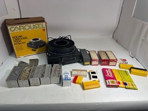 Kodak Carousel 650H Slide Projector W Box & Slides