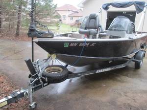 2001 Lund Boat on a Karavan Trailer, Ready To Hit The Water