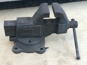4 Columbian Vise