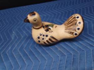 Signed Mexican pottery bird by Netzi