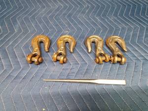 4 Heavy duty T-80 hooks and a 316 punch