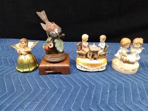 Lot of music boxes - Bird with walnut base, Germany, Swiss, and Angel