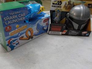 Star Wars Mandalorian and Shark Car...
