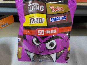 30.94 oz bag 55 Fun Size Candy...