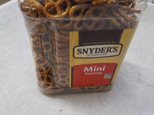 30 oz Jug Snyders Mini Pretzels be...