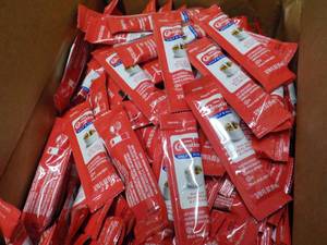 Box of 240 Packets Carnation Half a...