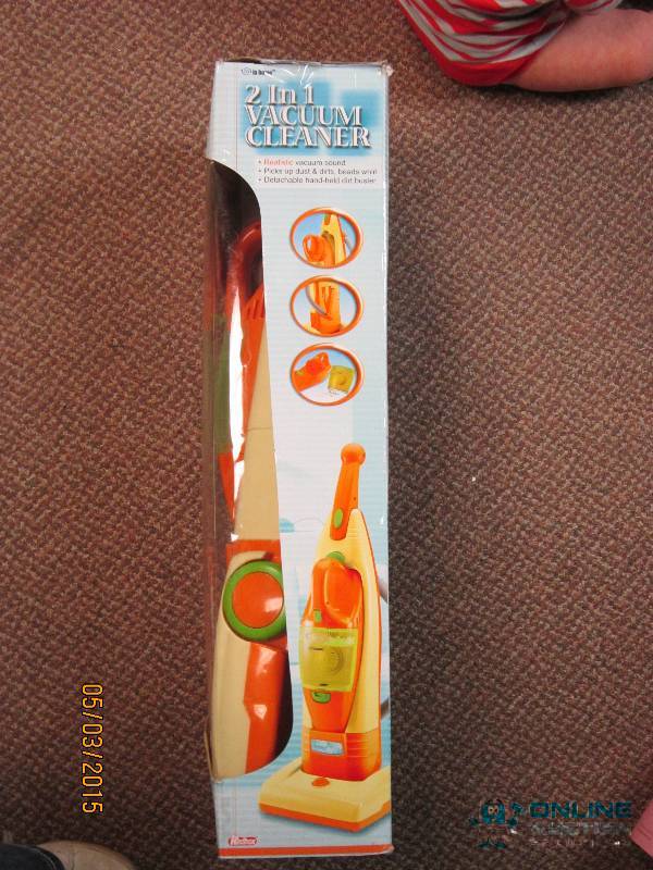 lot 41 image: Childrens Toy