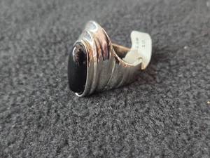 15.5-grams 18K Gold Gemstone Ring Size 10
