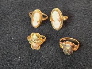 12.6-grams (total) 10K Gold - Lot of (4) Rings