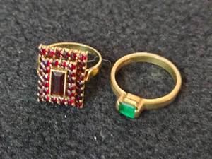 9.4-grams (total) 585 Gold - Lot of (2) Gemstone Rings