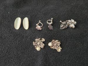 22.2-grams (total) 925 Sterling Silver - Lot of (4 Sets) Clip-on Earrings