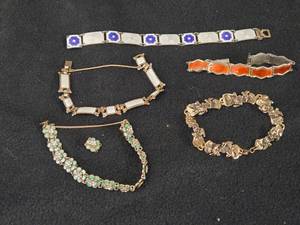 102.5-grams (total) Sterling Silver - Lot of (5) Bracelets 8 (x2) and 7 (x3)
