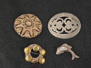 36.5-grams (total) Sterling Silver - Lot of (4) Pins