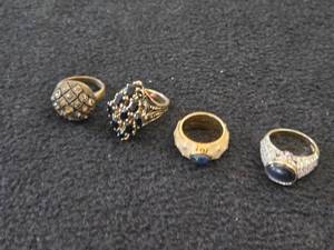 Lot of (4) Gemstone Rings