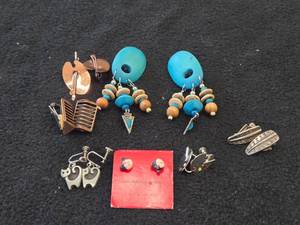 Lot of (7 Sets) Clip-on Earrings