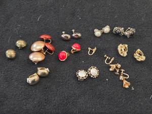 Lot of (12 Sets) Clip-on Earrings