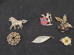 72.5-grams (total) 925 Silver - Lot of (6) Pins