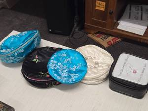 Lot of (5) Soft-side Zippered Jewelry Pouches
